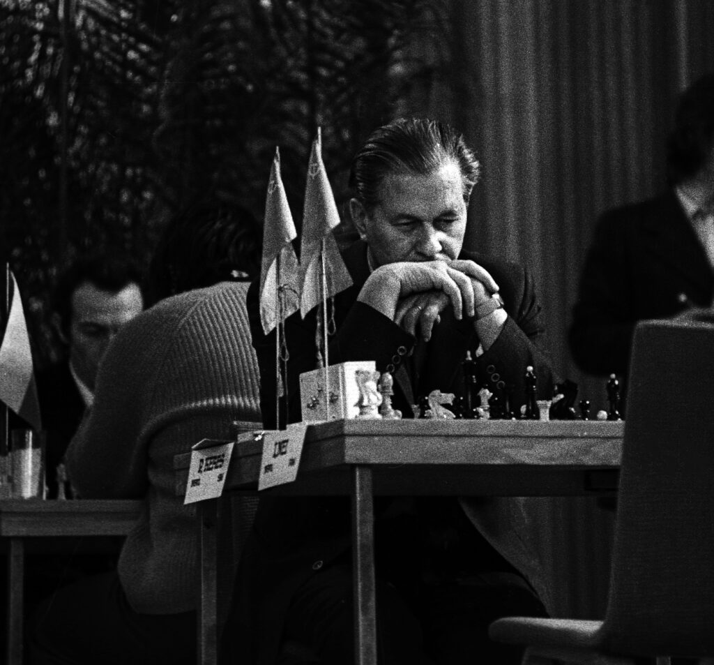 Paul Keres vs Ivo Nei, 1975